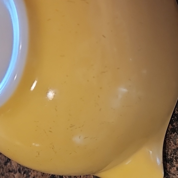 Vintage Pyrex Yellow 443 Cinderella Bowl - Picture 4 of 8